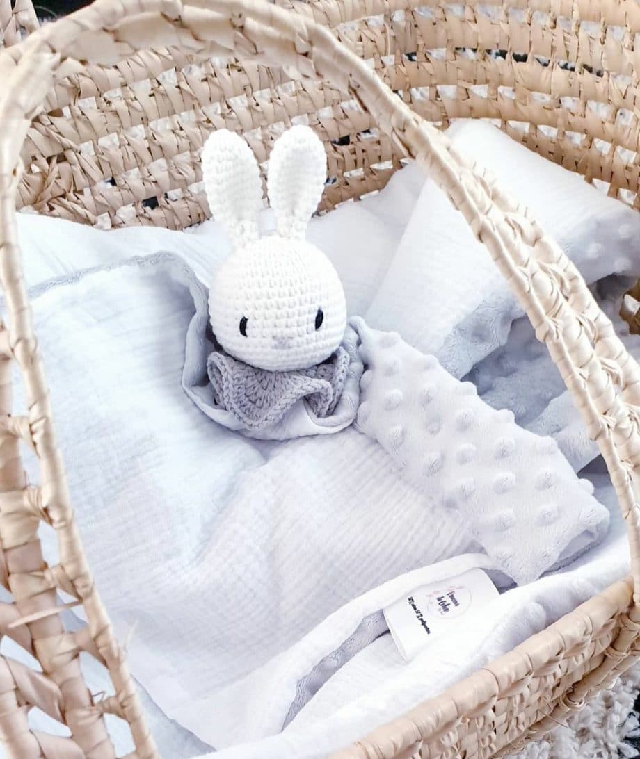 Doudou lapin blanc et gris