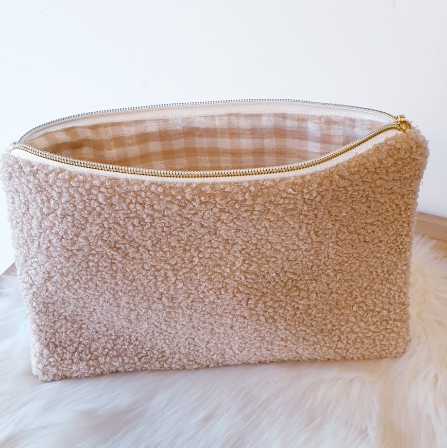 Trousse plate bouclette beige